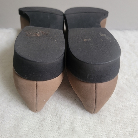 Salvatore Ferragamo Tan Slip On Shoes Flats Size 8.5 Soft Suede Round Toe - Picture 6 of 11